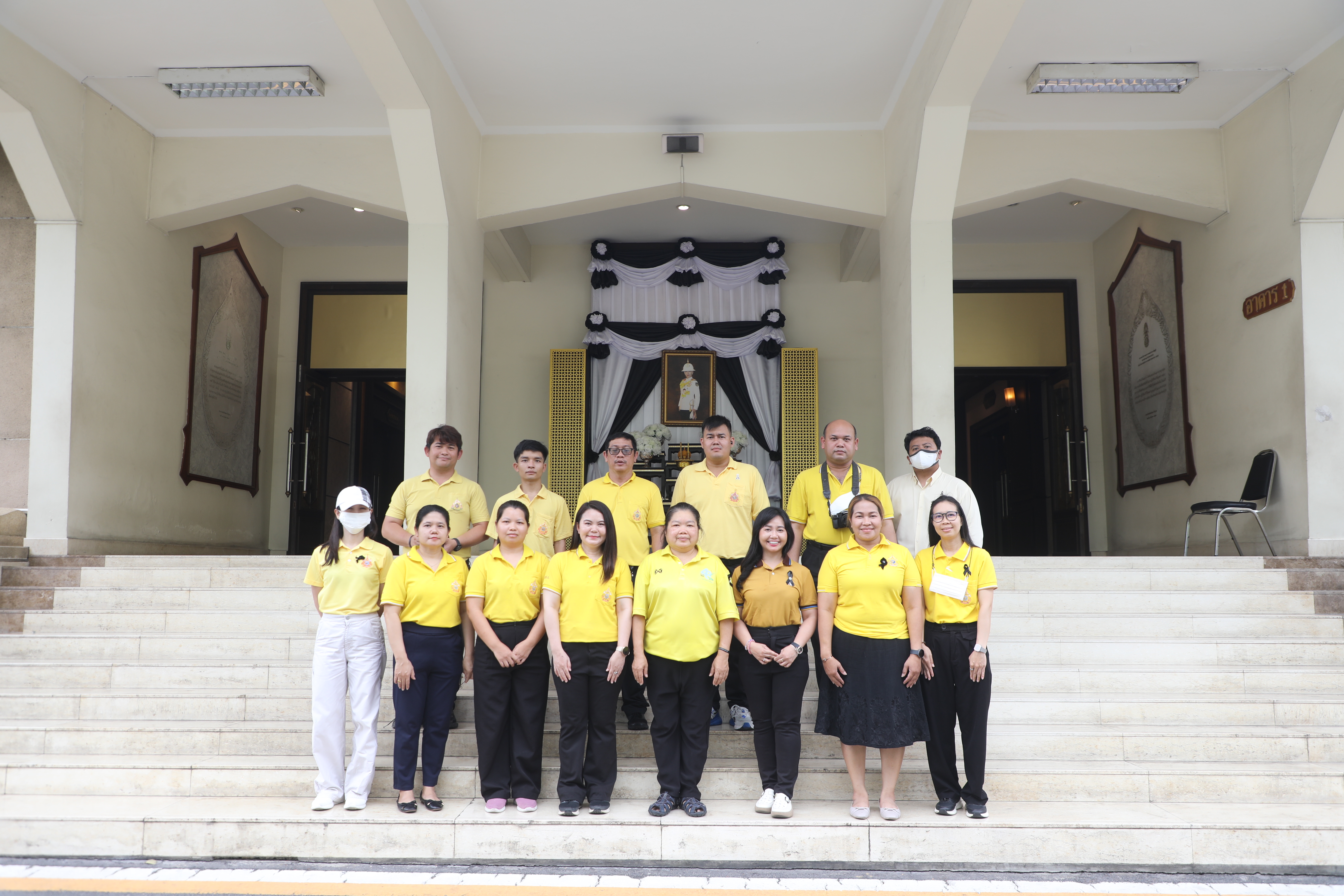 title - ส.ป.ก. ร่วมเฝ้ารับเสด็จฯ พระบาทสมเด็จพระเจ้าอยู่หัว และ สมเด็จพระนางเจ้า ฯ พระบรมราชินี เนื่องในโอกาสเสด็จพระราชดำเนินไปในการ พระราชพิธีเฉลิมพระชนมพรรษา 28 กรกฎาคม 2569